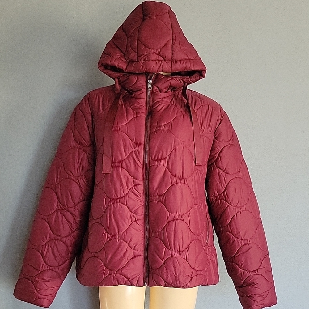 Women's Quilted Hooded Jacket - Burgundy